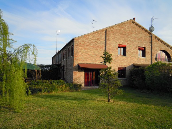 Villa Unifamiliare - Indipendente FERRARA vendita  Fuori Mura  AREA CASA