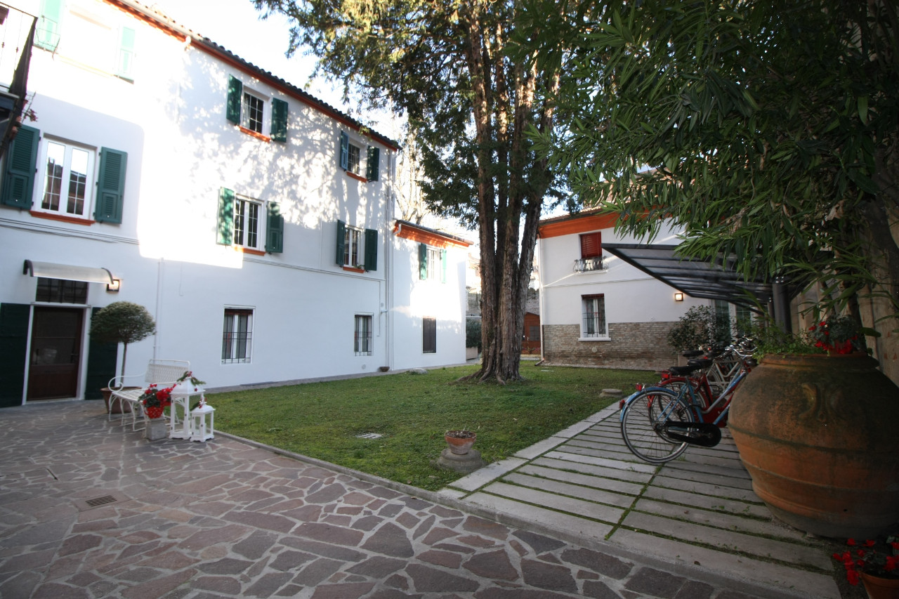  ferrara vendita quart: centro storico area casa
