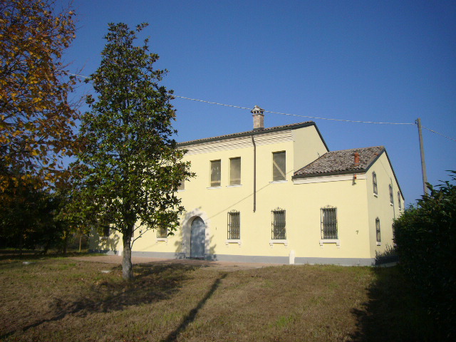 Villa Unifamiliare - Indipendente FERRARA vendita  Via Pomposa  BOZZOLANI IMMOBILIARE