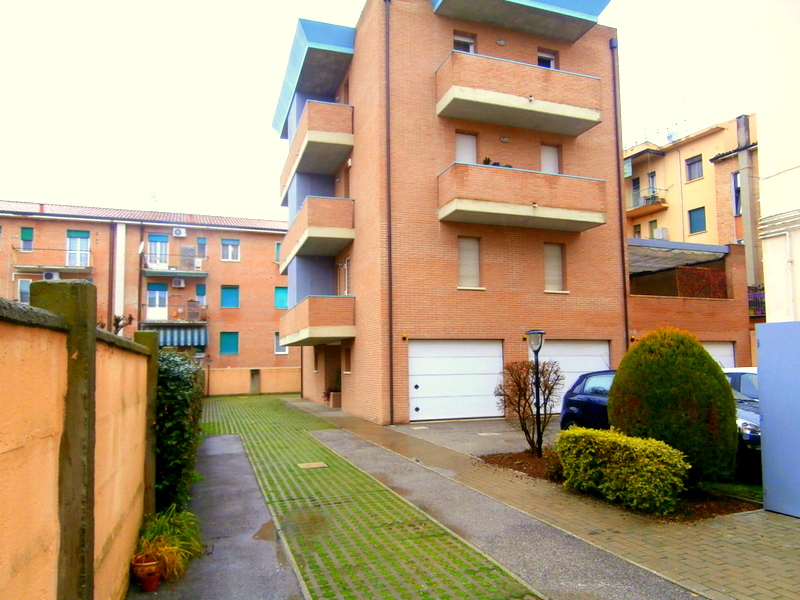 Appartamento FERRARA vendita  Fuori Mura  BOZZOLANI IMMOBILIARE