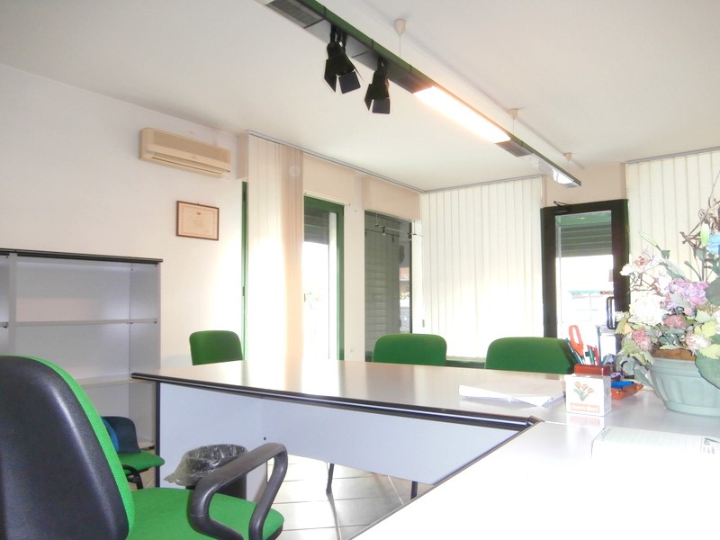 Negozio - Loc.Com. FERRARA vendita  S. Martino  BOZZOLANI IMMOBILIARE