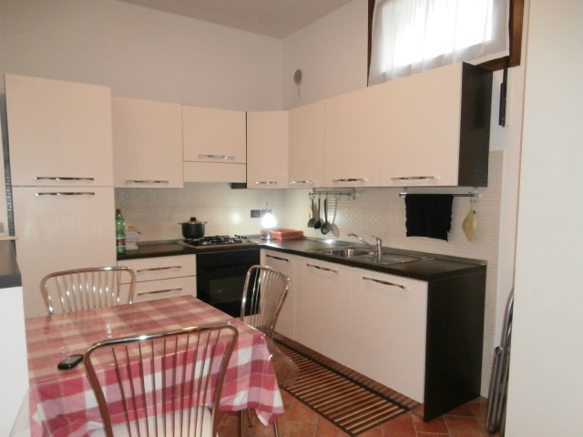  ferrara affitto quart: centro storico bozzolani immobiliare