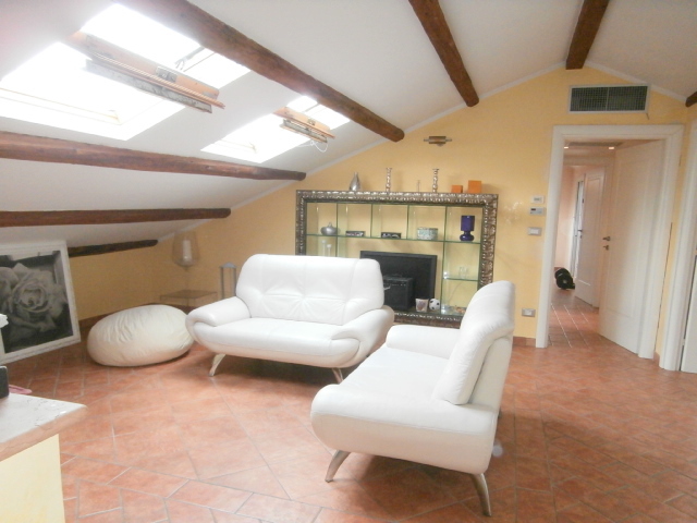  ferrara affitto quart: corso giovecca bozzolani immobiliare