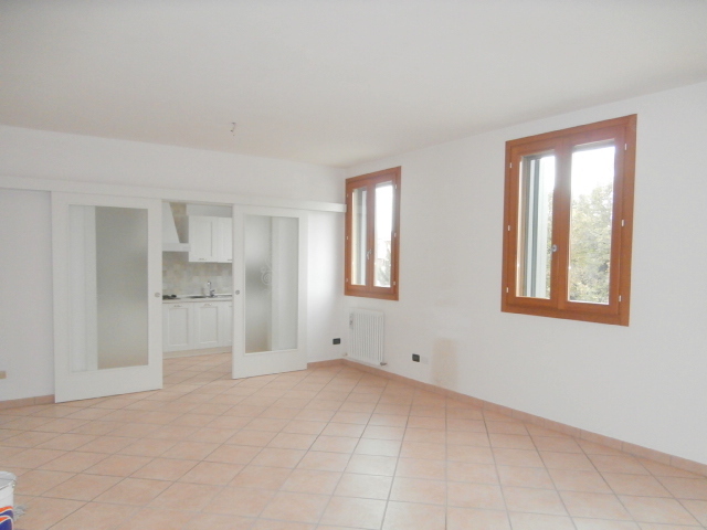 Appartamento FERRARA vendita  Via Pomposa  BOZZOLANI IMMOBILIARE