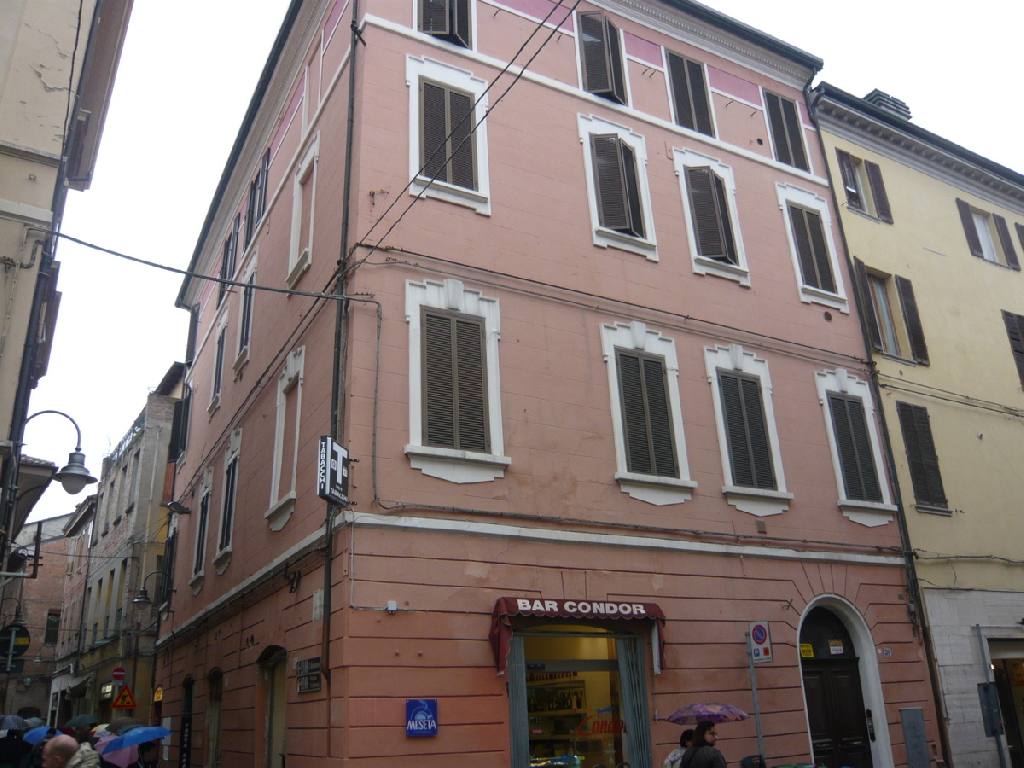 ferrara affitto quart: centro storico immobiliare cavour