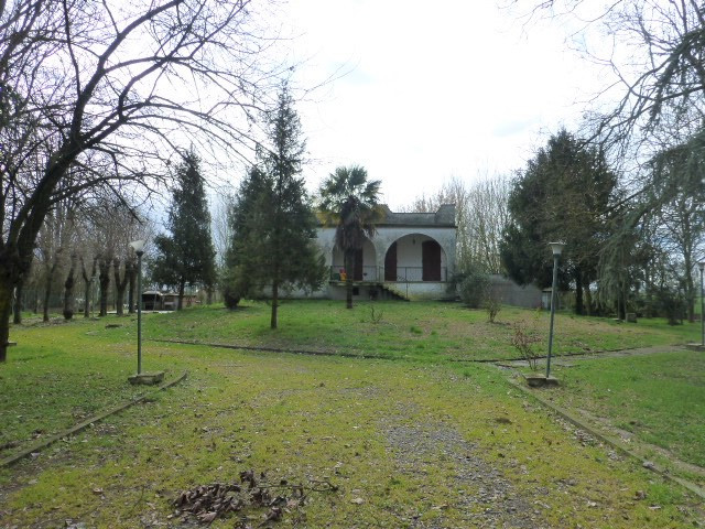 Villa Unifamiliare - Indipendente FERRARA vendita  Via Pomposa  Le case Intermedia