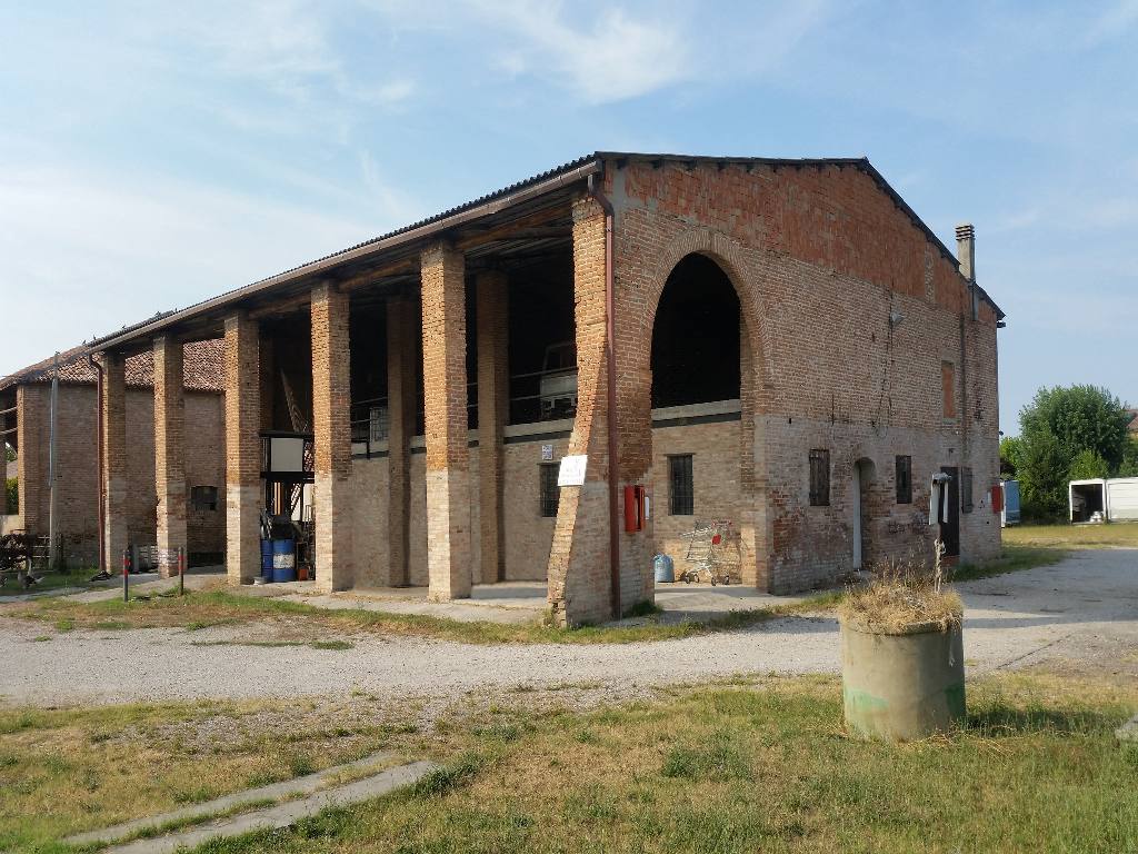  ferrara vendita quart: via bologna living studio immobiliare