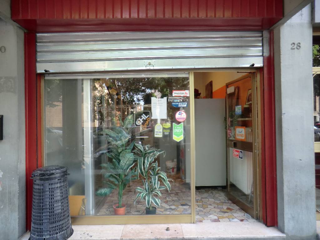 Negozio - Loc.Com. FERRARA vendita  Entro Mura  LIVING STUDIO IMMOBILIARE