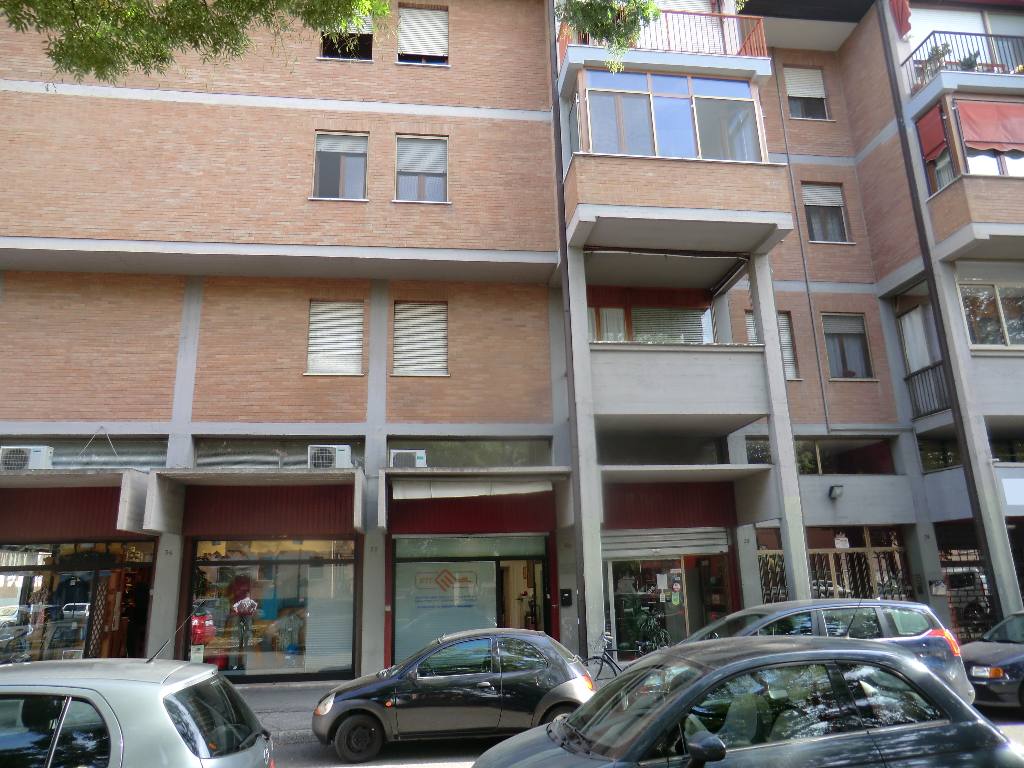  ferrara vendita quart: entro mura living-studio-immobiliare