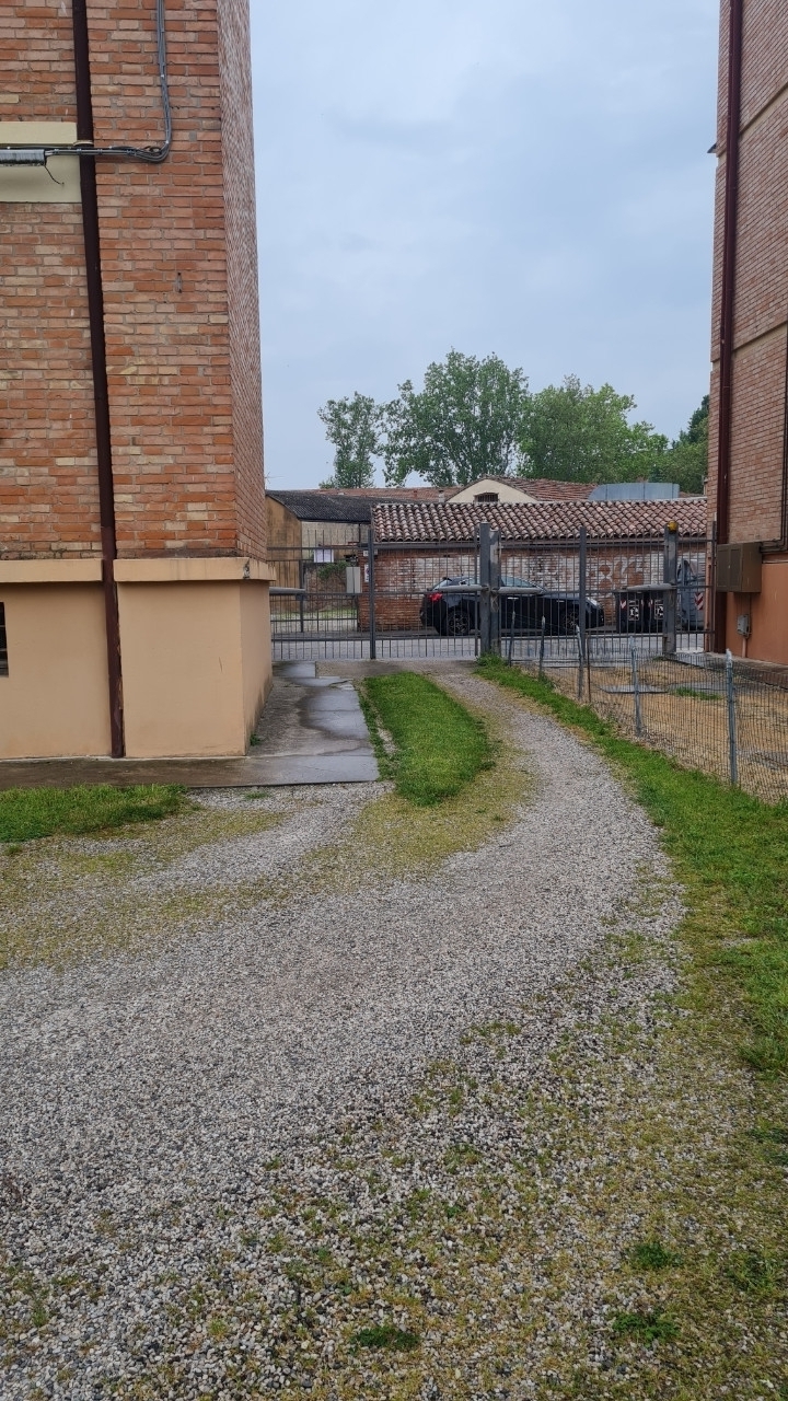 Garage/Box/Posto auto in affitto a Ferrara (FE)