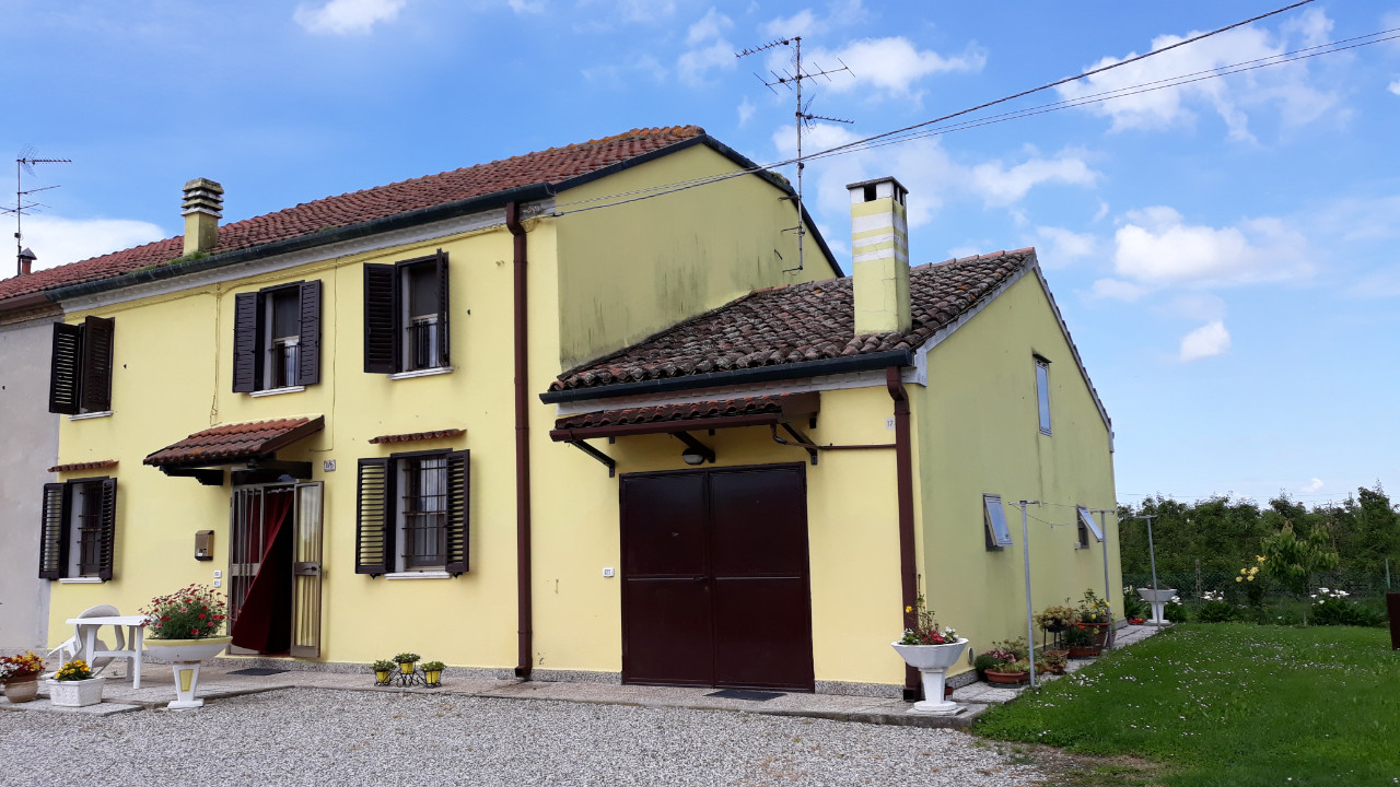 Casa semi-indipendente in vendita a Aguscello, Ferrara (FE)