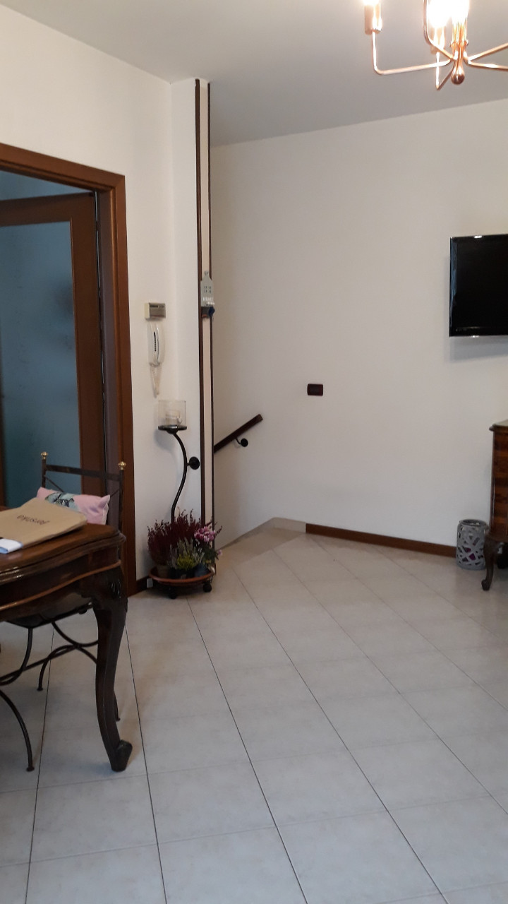 Villa Quadrifamiliare FERRARA vendita  Via Comacchio  SISTEMI APERTI IMMOBILIARE