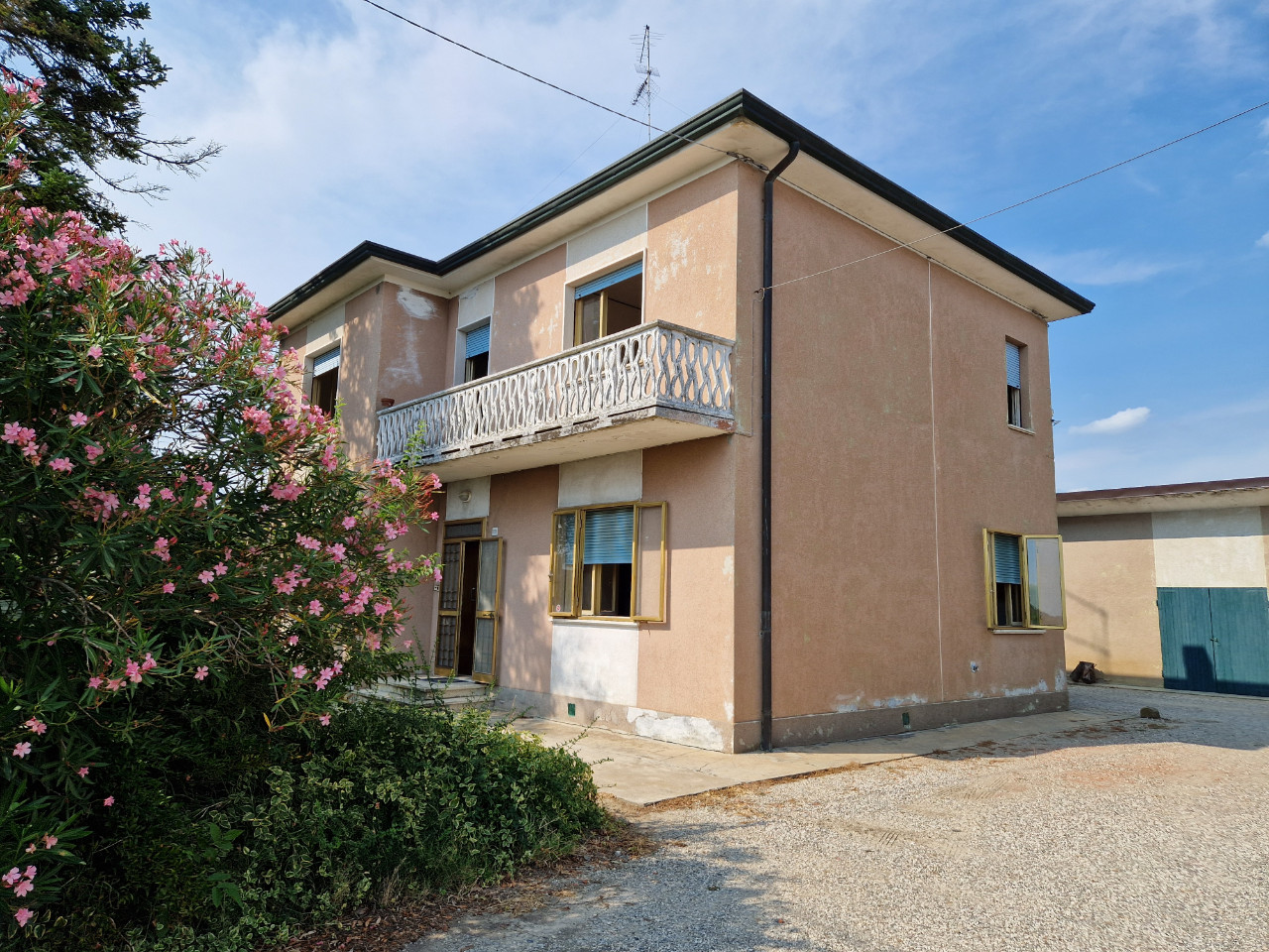 Casa indipendente in vendita a Ferrara (FE)