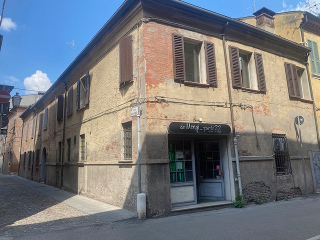negozio in vendita a Ferrara