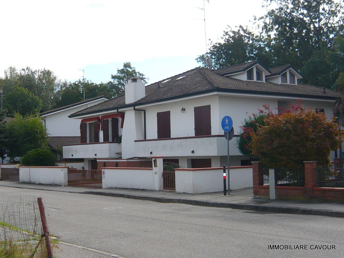 Villa Bifamiliare in vendita Ferrara Zona Porotto